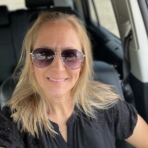 Meet your Posher, Harmony